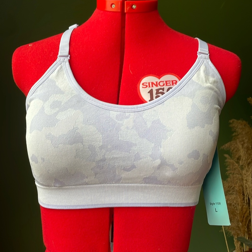 NEW BALANCE Large amethyst colored NWT SPORTS BRA